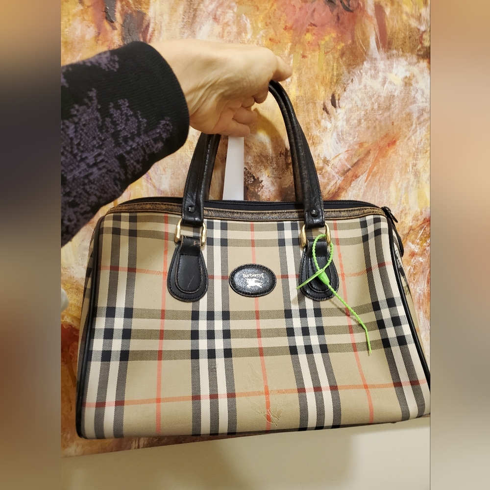Burberrys handbag in excellent condition